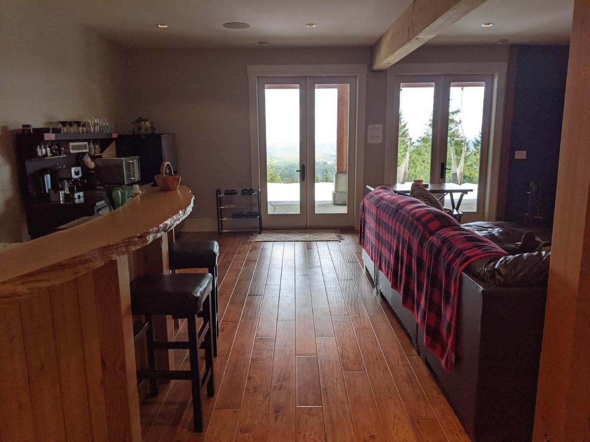 Mountain House Of Wonder Bed & Breakfast Qualicum Beach Exterior photo