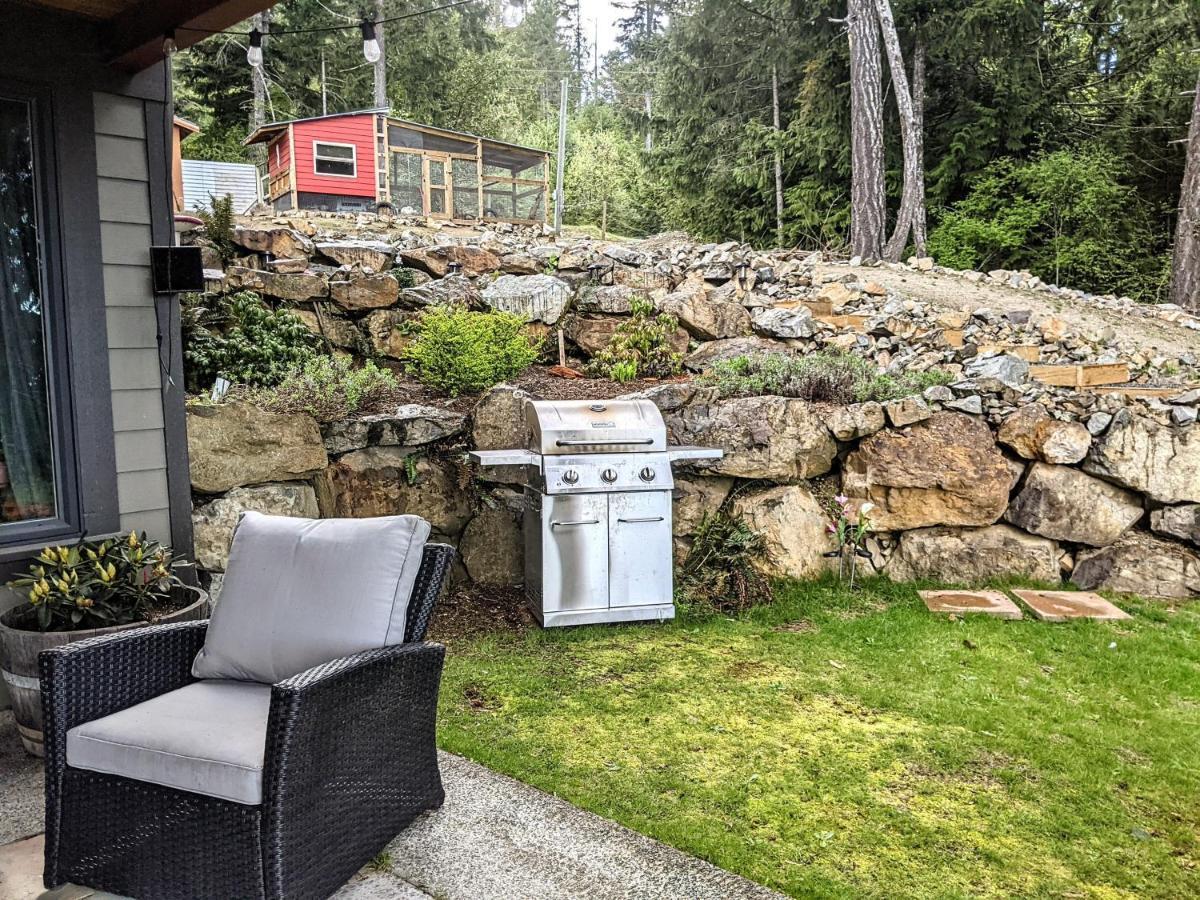 Mountain House Of Wonder Bed & Breakfast Qualicum Beach Exterior photo