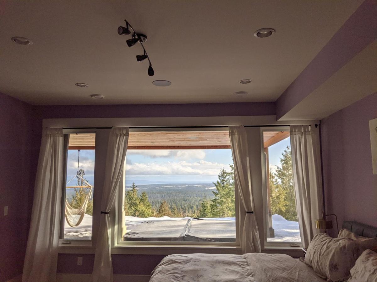 Mountain House Of Wonder Bed & Breakfast Qualicum Beach Exterior photo