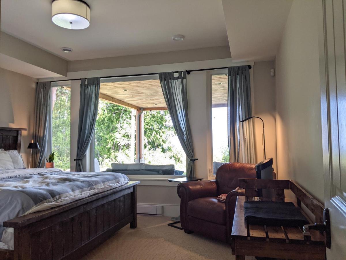 Mountain House Of Wonder Bed & Breakfast Qualicum Beach Exterior photo